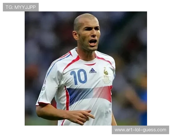 全球足坛十大传奇球星全解析：他们如何改变足球历史的面貌