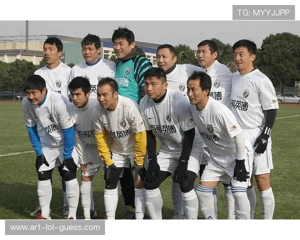 武汉足球新星崛起 聚焦本土球员在国内外赛场的表现与未来发展